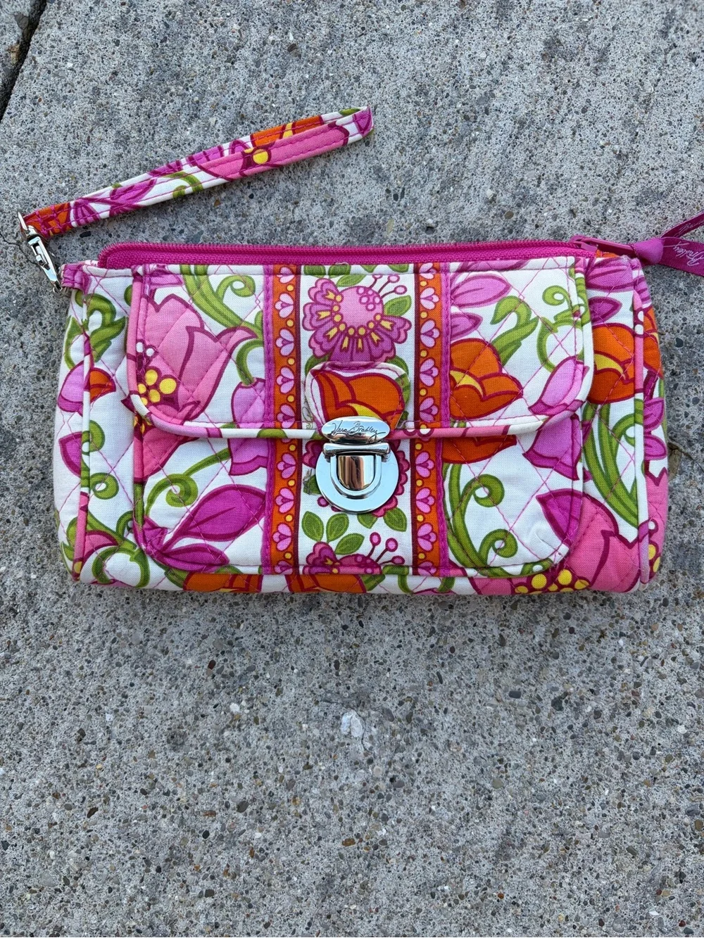 Vera Bradley Pink zippered turn lock wallet clutch quilted - Picture 2 of 4